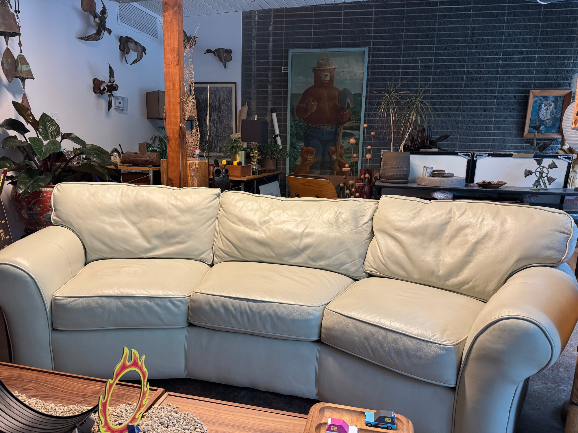 Vail Conversation Sofa for Flexsteel, Cream Leather